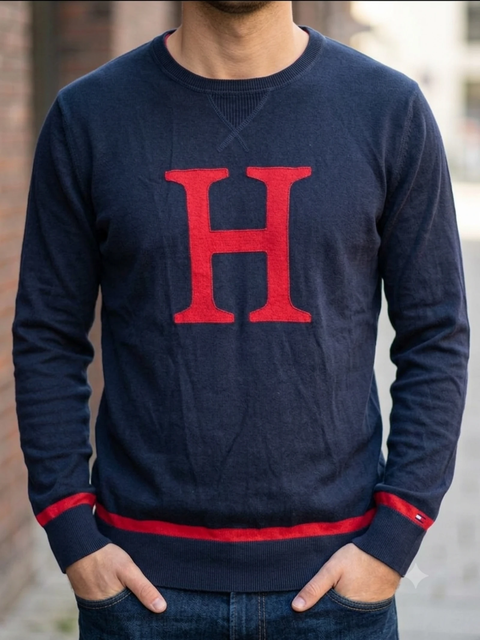 Blusa Tommy Hilfiger azul-marinha tamanho M gola redonda bordada em vermelho – photo 2